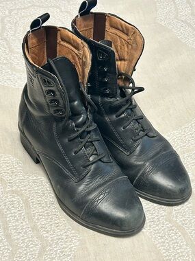 Ariat Black Leather Lace-Up Women's Boots Size 8